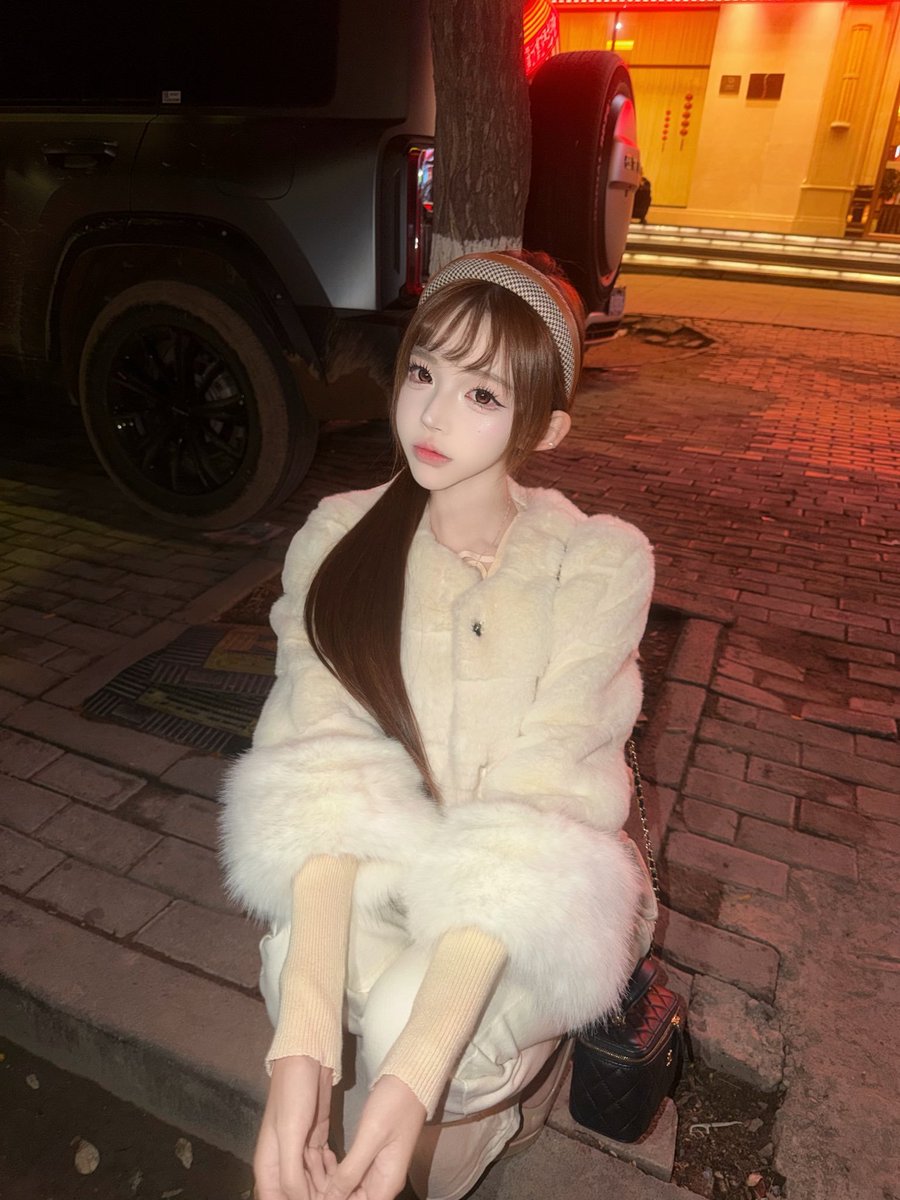 YuzzzJiangt's tweet photo. 你究竟还要遇到多少个人 才会发现我是最可爱的那个？(^з^)-☆ https://t.co/EcsDyyNEEs
