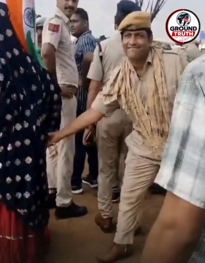 TweetShivangiii's tweet photo. Rajasthan Police is reportedly getting videos deleted that show a constable allegedly harassing women.

How much lower can you go, Rajasthan Police?

Instead of ensuring women’s safety, are you protecting the accused? Shameful 
@PoliceRajasthan @RajPoliceHelp https://t.co/8SuQR03liG