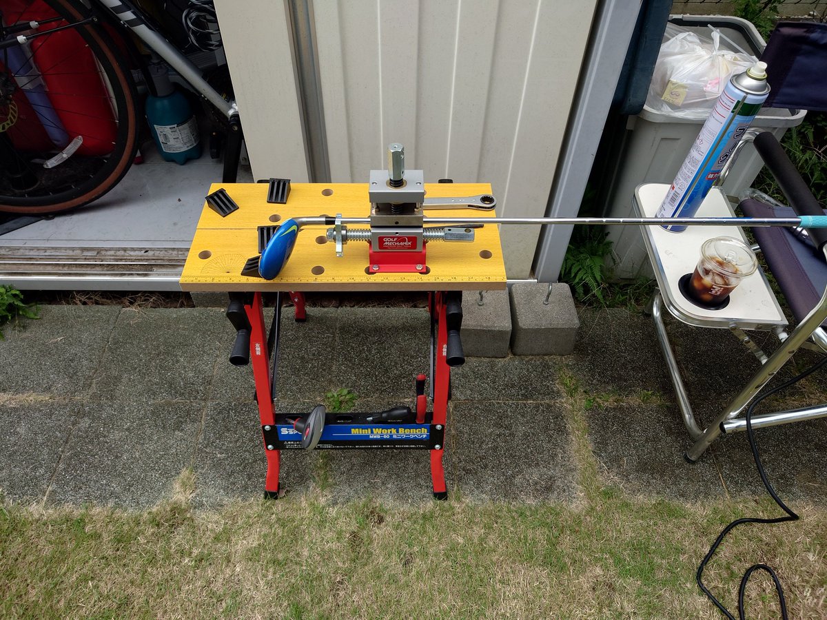 SHOGUN_M18's tweet photo. ちょっと思うところあり4Uと5Uのシャフトをゼロス7にリシャフト。ついでに5Wのグリップがツルツルなので交換。螺旋2重巻きで丁寧に。 https://t.co/Xijl4bwwPI