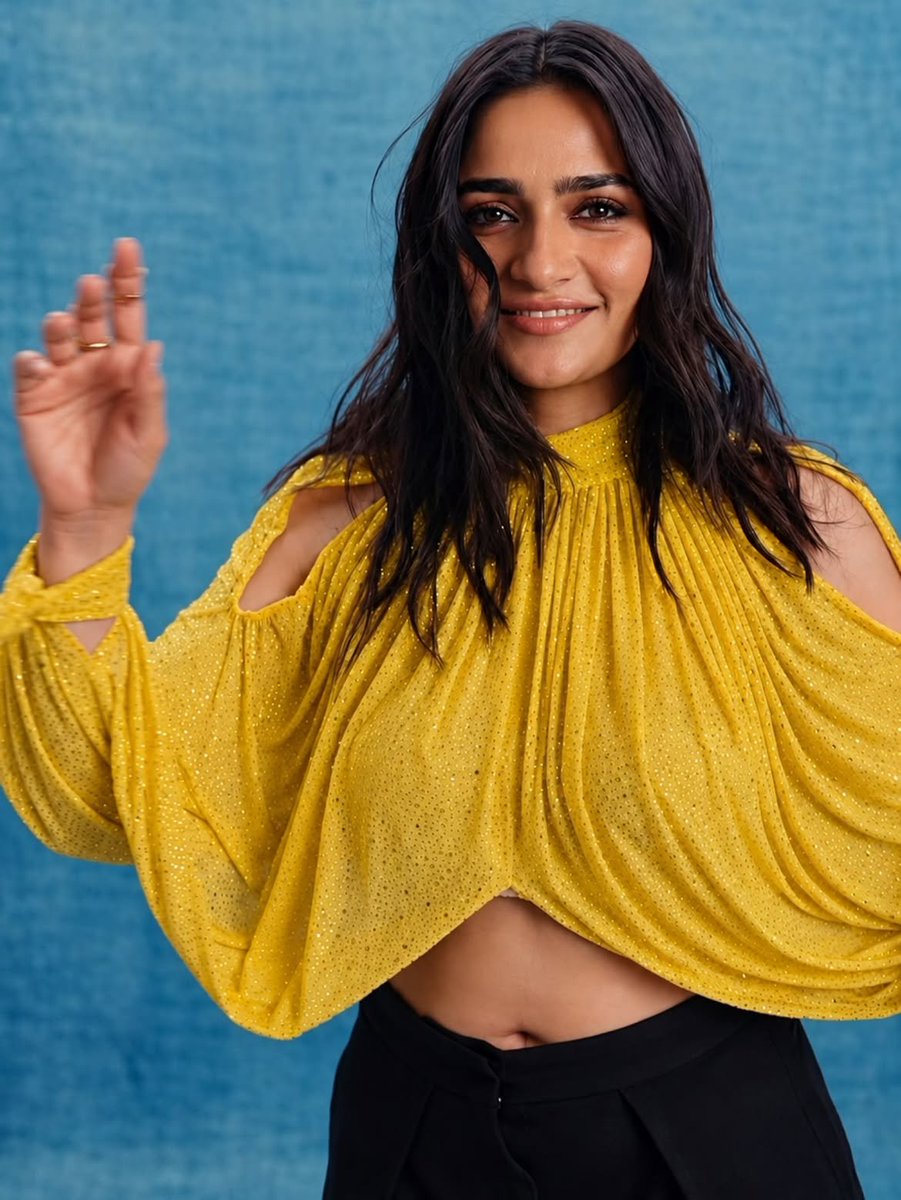OnlyHeroines's tweet photo. Rukmini Vasanth 😻💛 https://t.co/GET0qNr86E
