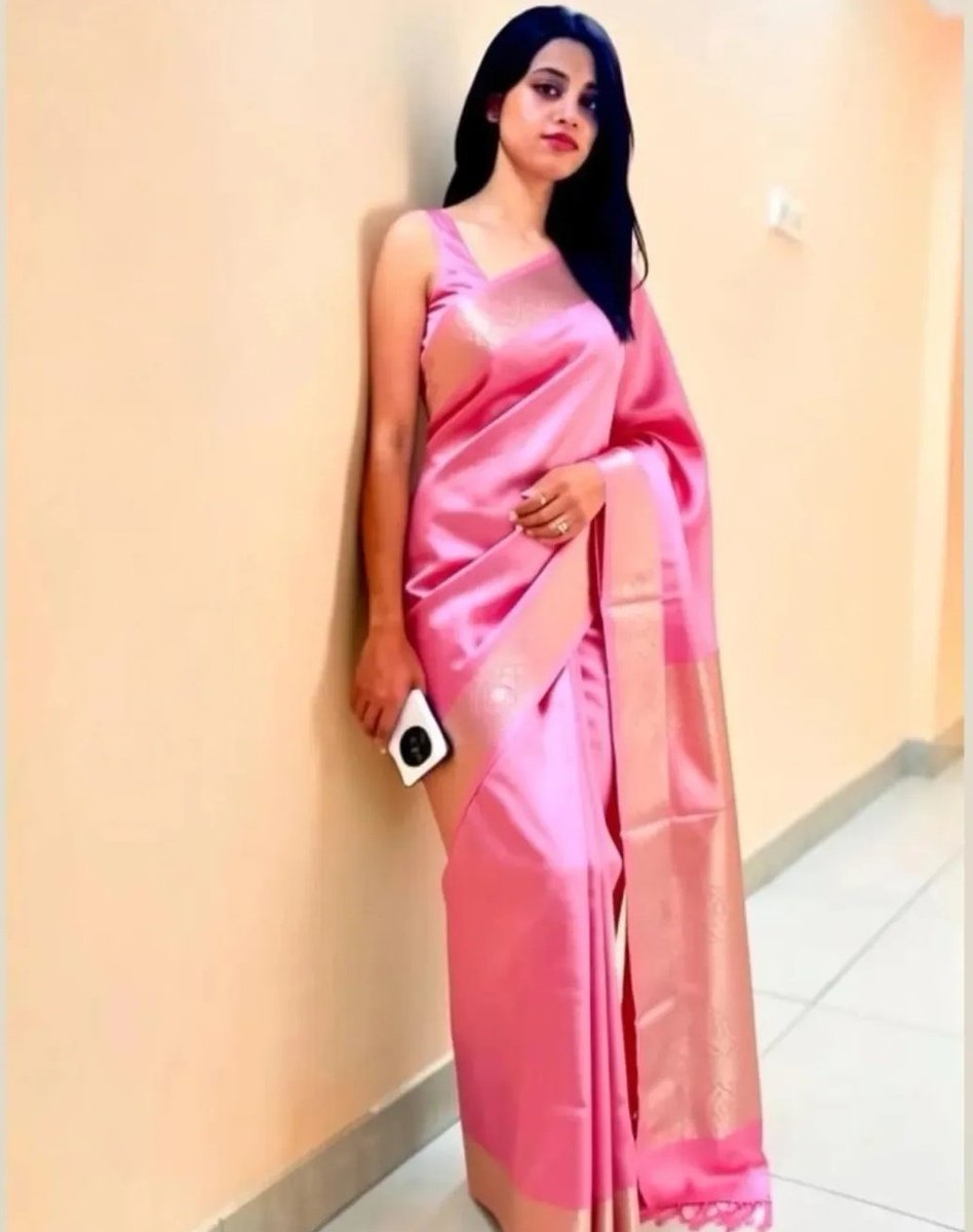 DURGASINGHce's tweet photo. Preeti saree 😊🌸 https://t.co/ijmep1oyGr
