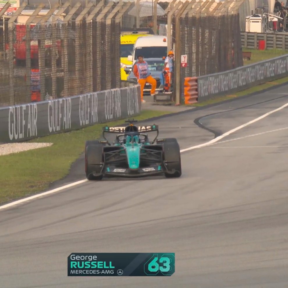 MercedesAMGPCF1's tweet photo. NOOOOOOOOOOOOOO

NOOOOOOOO https://t.co/x0tYxyrqn1
