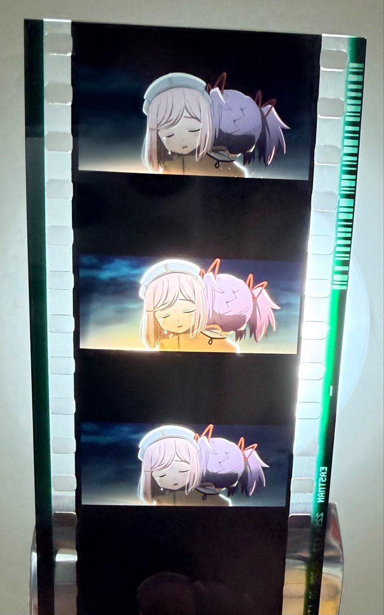 _usadango's tweet photo. フィルムはやっぱり綺麗だな好きだな
フィルムで主人公映ってるやつ引いたの初めてかもしれない
後ろ姿だけど笑
#まどマギ #ワルプルギスの廻天 https://t.co/9G6kkoc5zd