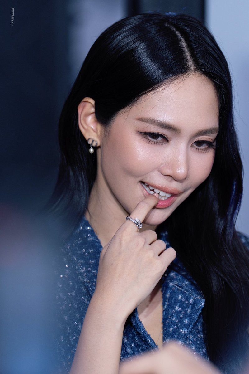 Sadjia09's tweet photo. How can she be so adorable and Hot at the same time,
Gorgeous &amp; stunning
#bintsireethorn
#บินต์ซีรีธอร์น
#thongsbaby
THAI TASTE THAI FEST X PNB

#ไทยฟุ้งปรุงไทยxปุยนุ่นบิ้นท์ https://t.co/htmWLCmrCq