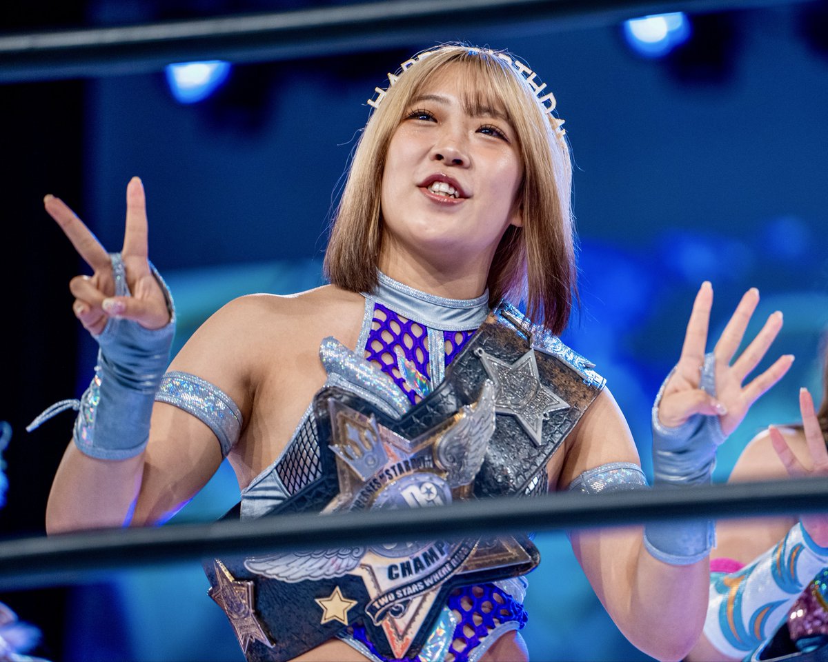 RiRIRiRIRiRIRe's tweet photo. 𝟚𝟜才を指で表すAZM選手
#AZM 選手
#STARDOM
#スターダム https://t.co/VI1U7I3lY8