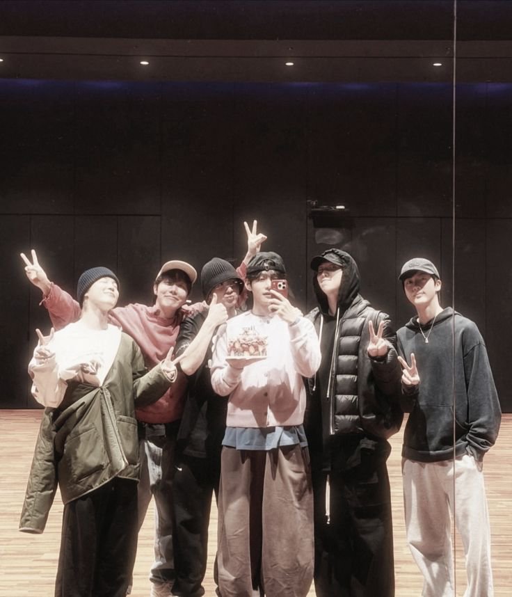 Nilaw4u's tweet photo. I vote for #ARIASBTS at the 2026  ARIA music award...❣️ https://t.co/RtIBc3uTIS
