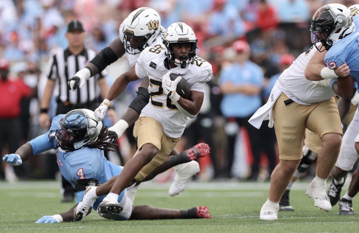 osmattmurschel's tweet photo. Injuries, missing run game lowlights of #UCF loss at No. 20 Houston | 5 things we learned. 

https://t.co/PF4ui3OU49 https://t.co/D403YcxFhn