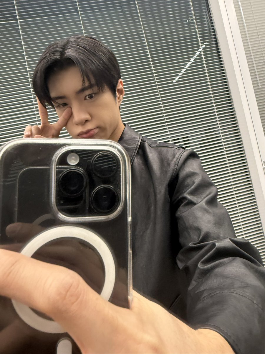 ONF_members's tweet photo. #와이엇 #WYATT

🍂🖤 https://t.co/6G9uKBw90u