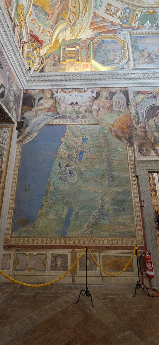 Mni3llo's tweet photo. Questa mappa si trova nella sala del mappamondo a palazzo Farnese a Caprarola, Viterbo è una mappa che risale tra la fine del 1573 e il 1575, consiglio a tutti Sionisti di guardarla bene, molto bene, Israele non esiste, esiste la Palestina
#FREEPALESTİNE #ddlantisemitismo https://t.co/GinlHIhxPi