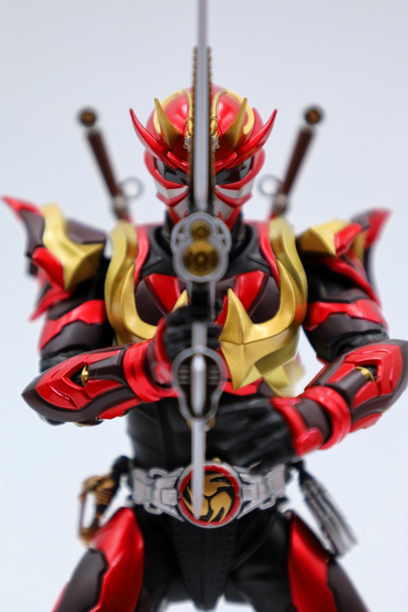 75system01's tweet photo. パーツの差し替えで通常時の「剣撃モード」から「音撃モード」への移行が可能。 https://t.co/qZ8ddByQFn
