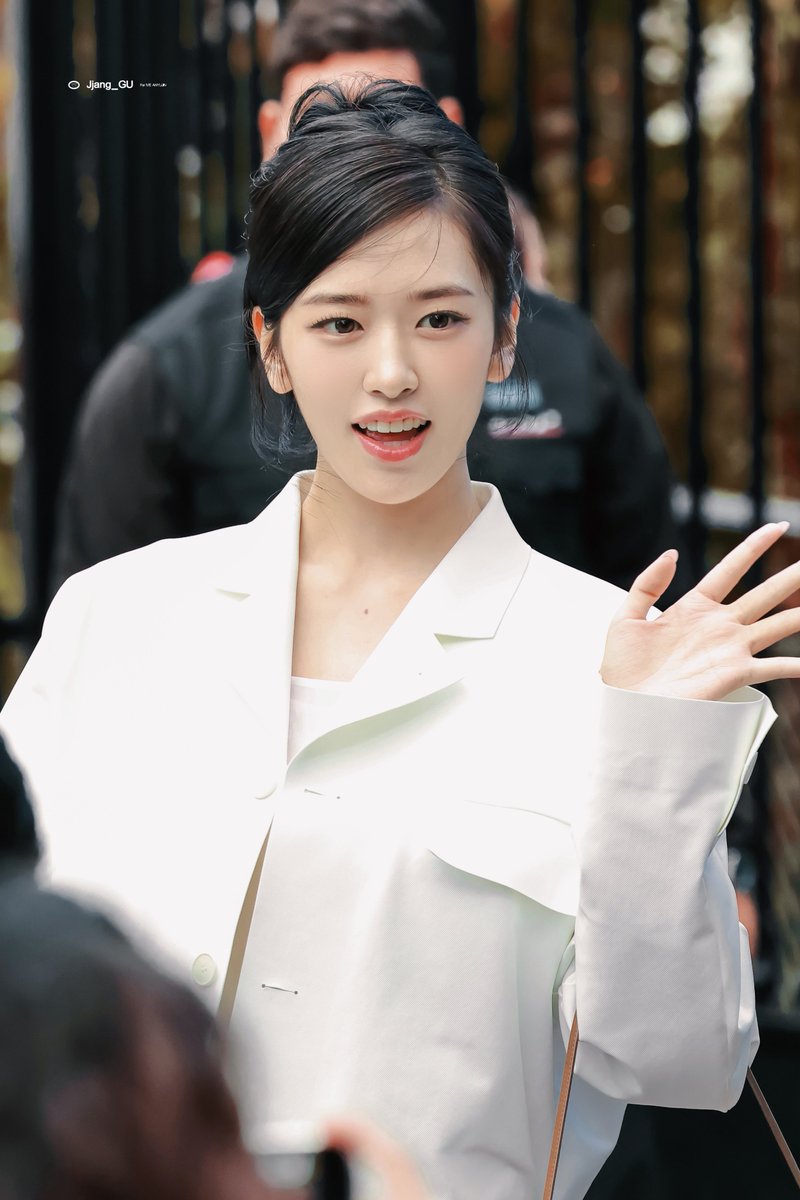 JjangGU_030901's tweet photo. 261004
#아이브 #안유진 #IVE https://t.co/8koor0xubU