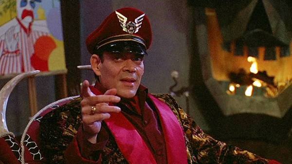 adhdrainer's tweet photo. Raul Julia as M. Bison in the 1994 Street Fighter film. The man chewed every frame he was in and made it PERFECT. It was already an unapologetically dumb campy movie, but he took that campiness and ran with it. Here's to hoping that the new SF film is even more batshit this year. https://t.co/2d0eJwBrkD
