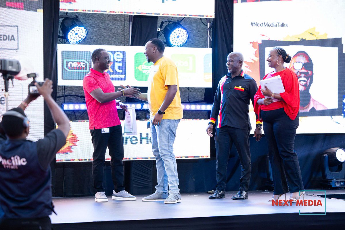 BlaccLukas's tweet photo. Amazing weekend.
Overall I’m grateful for a gig that leaves me fulfilled🫡
The dawn of @KIIS_FM_Uganda and @CapitalFMUganda will strengthen the potential for more opportunities for the dev’t of young artists and music culture that I’m passionate about 🔥🔥
#CapitalisNext https://t.co/R2aHL5LSO7
