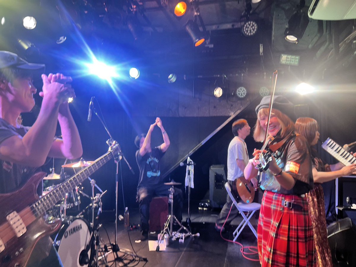 nekochidori0's tweet photo. 昨日は熊谷HEAVEN'S ROCK ありがとうございました！
暖かい場所で、最高に楽しく演奏させていただきました！

黒田さん、還暦おめでとうございます🎉
お呼び下さったペルーカさん、ありがとうございました

次は11/15練馬ファミリーです！ https://t.co/AH2T8vDhPi