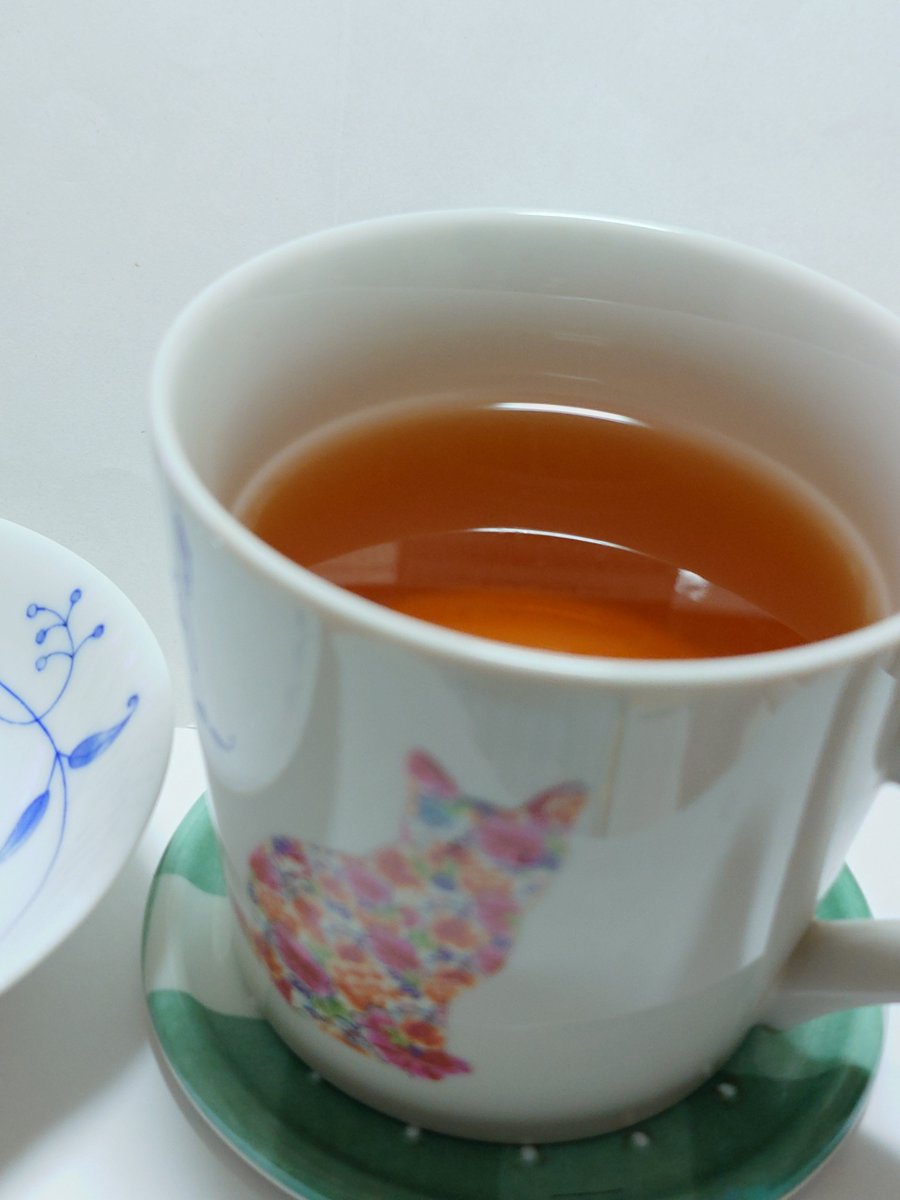 lLaAzPuIlSiw31u's tweet photo. ＃TSUKEMENグッズ と過ごす毎日
フルタイム6連勤はさすがに身体にきます…の日曜日。TSUKEMEN岡山公演の時のお土産、ルピシア岡山限定の🍑白桃ダージリン
紅茶は熱湯を注ぎお皿で保温♨️
白桃の香りがおいしさを添えるフレーバードティー、紅茶の水色も爽やかです✨️

＃ルピシア https://t.co/rzRByqMJvc