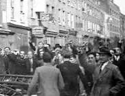 AntiRacismDay's tweet photo. 90 years ago today working class people mobilised to stop Oswald Mosley’s British Union of Fascists marching through the East of London.

The battle of Cable Street is an inspiration to all fighting fascism &amp; the far right. 

‘They shall not pass’. https://t.co/0OCo6AFCir