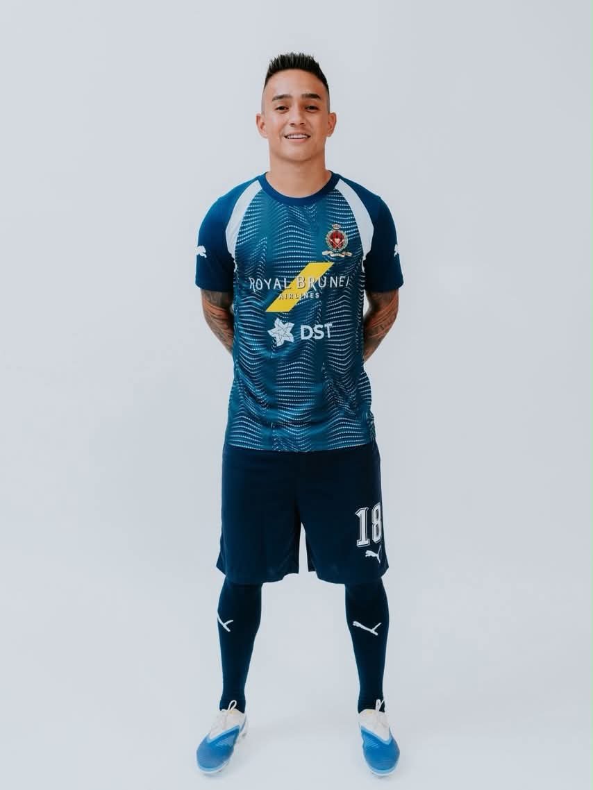 ShahrulRuzaini's tweet photo. PES 21 SEASON 26/27 V1
By CL Esport Studio Official
- Patch PES21 S26/27 V1 PS4/PS5) by CL Esport Studio Official
WHAT NEXT ON NEW Update V1???
DPMM FC AWAY KIT 26/27
https://t.co/HhLQVd7BML
#dpmmfc #brunei #msl #ligasupermalaysia #FIFAWorldCup2026 #malaysia l https://t.co/UQTbYU6Wd8