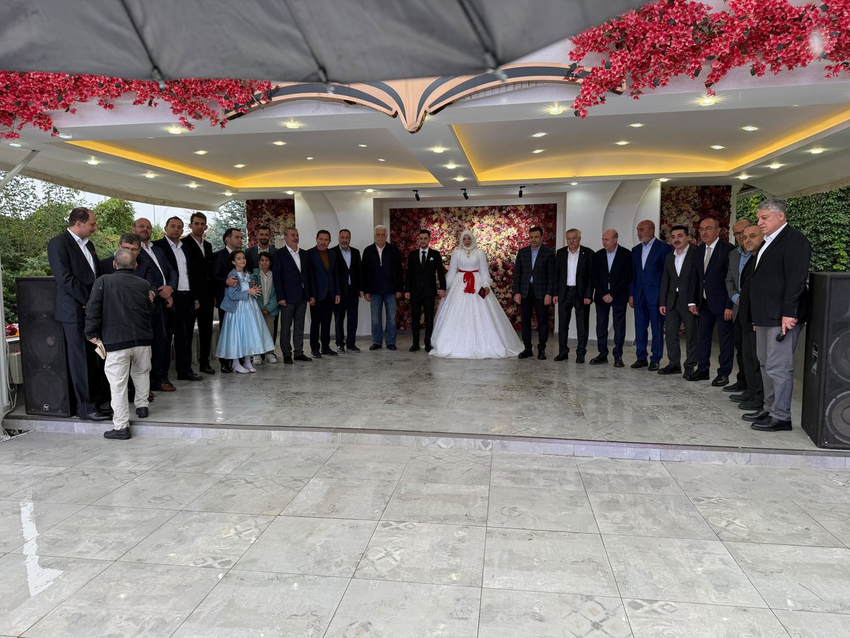 latifselvi42's tweet photo. Bakırcı ve Sametoğlu ailelerinin evlatları Fatmazehra kızımız ile  Mustafa Vehbi'nin nikâh törenine katıldık.

Gençlerimize ömür boyu mutluluklar diliyoruz. Allah mübarek etsin. https://t.co/0k0CqwwEEO