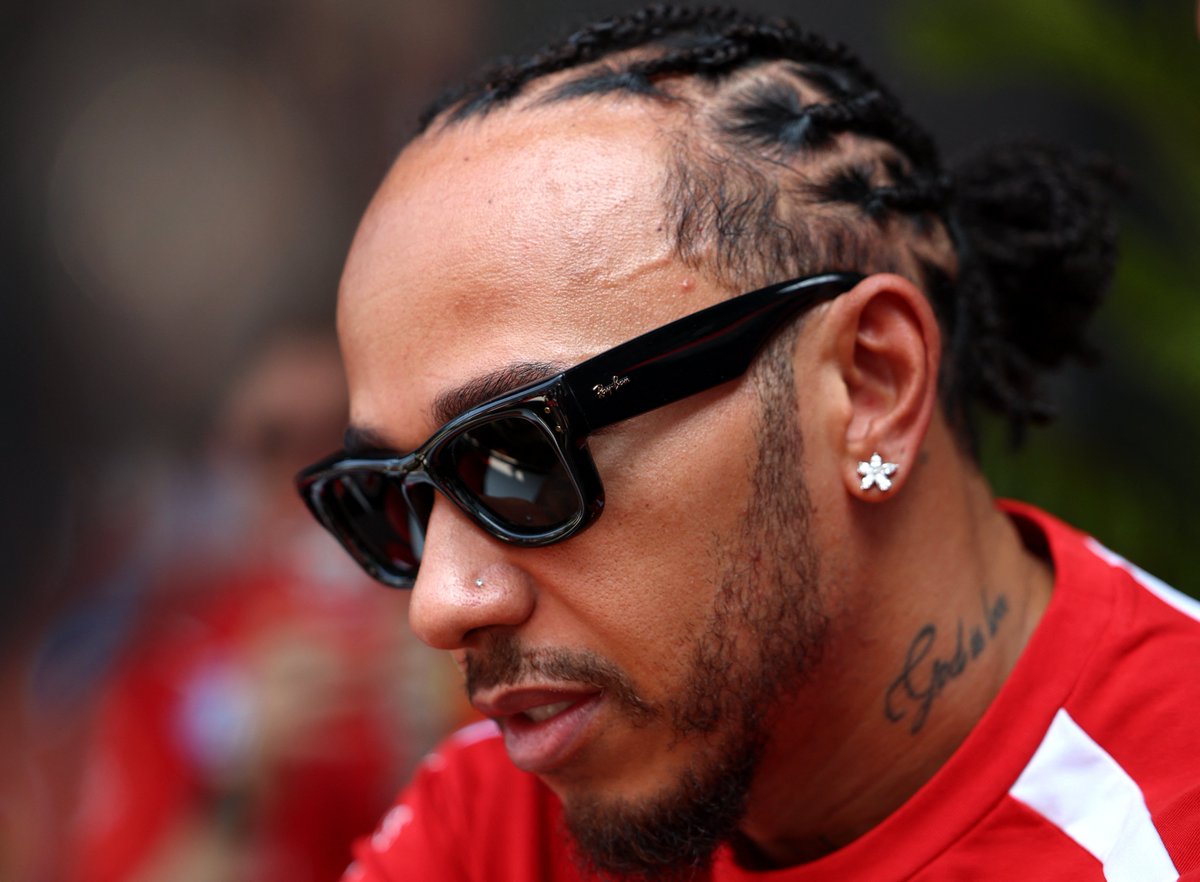 saribayrak's tweet photo. HADJAR'I AVLADI.
PODYUM BASAMAĞINA YÜKSELDİ.

SIR LEWIS HAMILTON. https://t.co/UZgSW69NUS