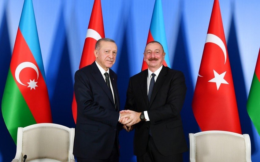 ElmanAzizov07's tweet photo. Türkiye Azərbaycan qardaş ölkədir ,bizim qardaşlığımıza kölgə salanlara heç bir zaman fürsət vermerik və kiminsə oynuna getmerik.Birliyimizi qardaşlığımızı bərabərliyimizi istəməyənlər öz kirli oyunlarından əl çəksinlər . https://t.co/y7TxIZj0cH