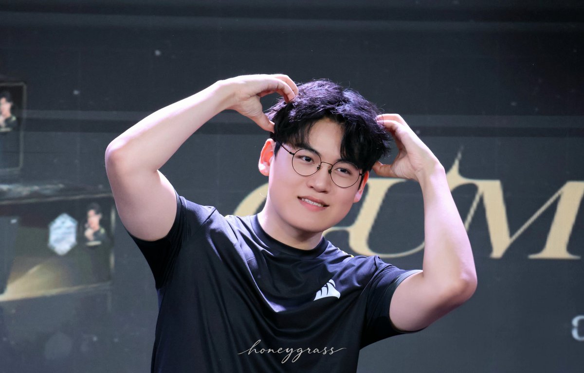H0neyGrass's tweet photo. 🐻 https://t.co/s341FWsgk0