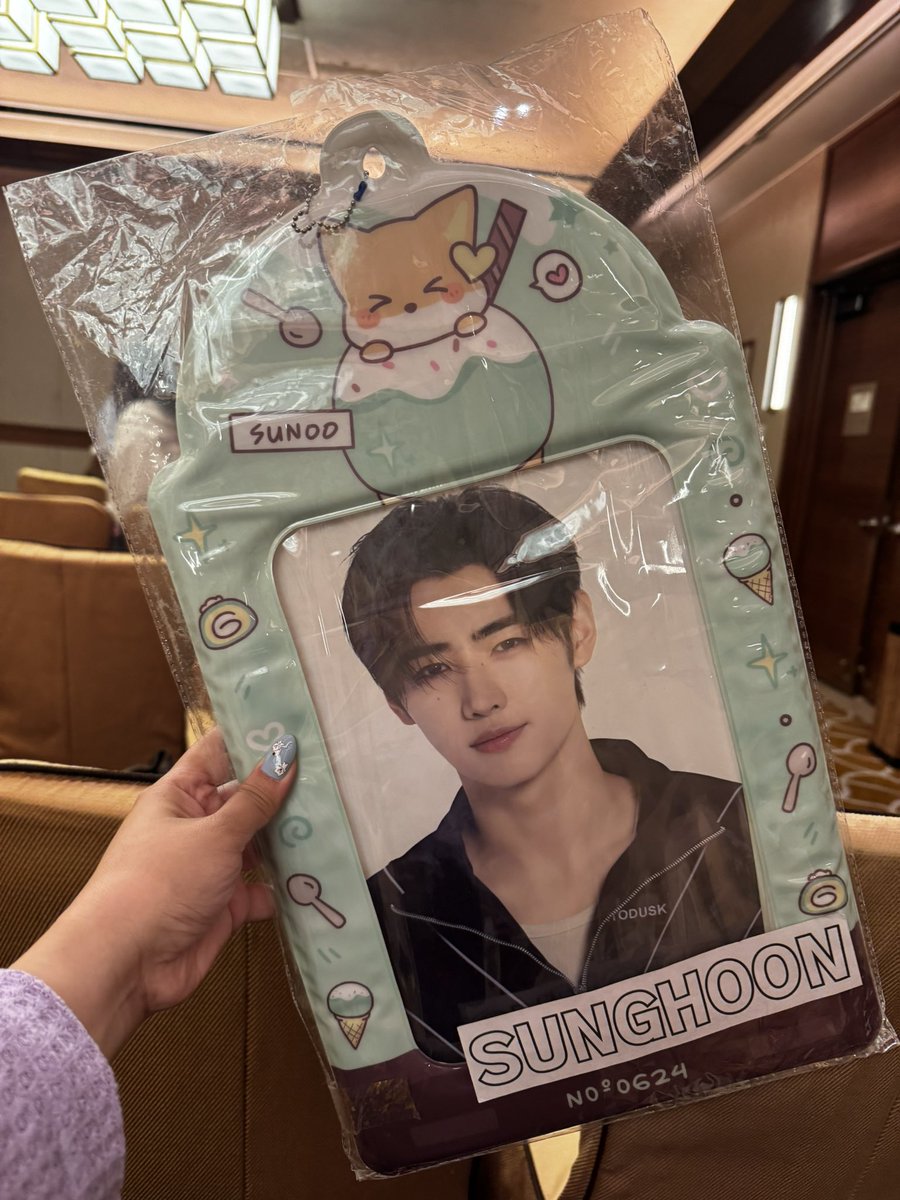 seoksuntaeny's tweet photo. HELP RT!!!!! 

Missing: SUNOO POCAHOL ‼️‼️‼️ 

Meron kumuha ng Sunoo pocahol ko 😭😭😭

OH MY GOD!!! KUNG SINO MAN KUMUHA, PLEASE IBALIK MOOOOOO SHUTTAAAA 

#SUNOO #선우 https://t.co/y6GskodKgo