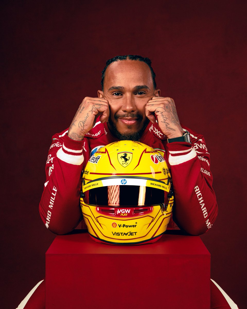 F1tutkumuz's tweet photo. 👏HER ŞEYE RAĞMEN PODYUMDA BİTİRMEYİ BAŞARDI👏

🏎️2. sırada start aldı
😳Islak zeminde yumuşak lastik sonrası geriledi
👀18. sıraya kadar düştü
😎Usta işi sürüş ile yarışı 3. sırada bitirdi

Lewis HAMILTON👑 https://t.co/gKj41obLI6