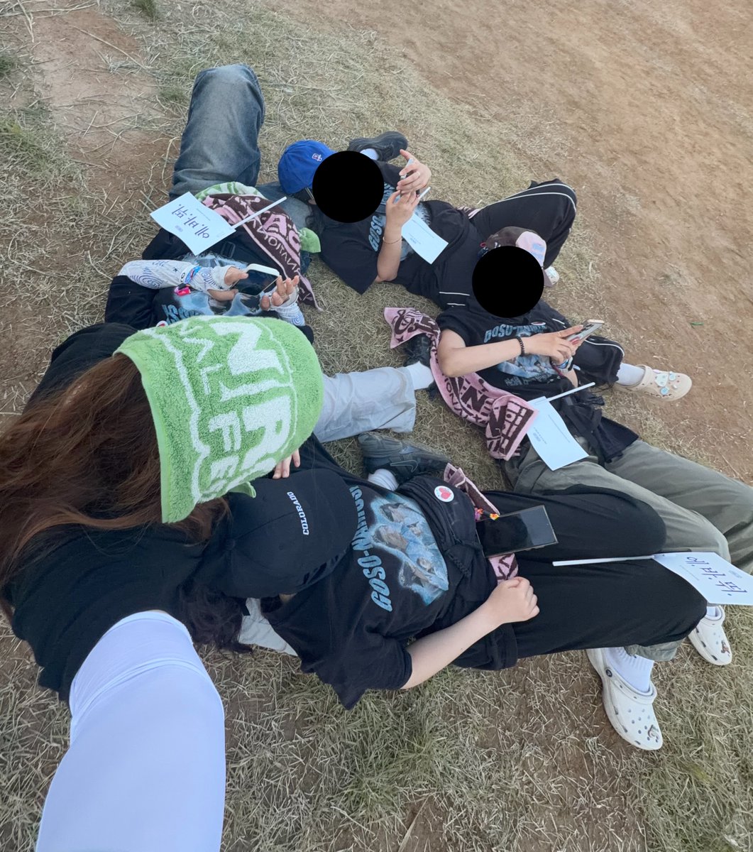9t7r0a8c0e5's tweet photo. 고소남씨 4나명과 함께햇던 에바뛰타임
지금 지쳣나요? 
ㄴ네니요
송골매 보러 가보갯습니다 와자자 https://t.co/uG2fngXqby
