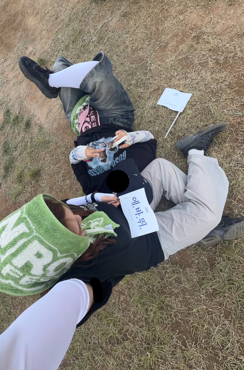 9t7r0a8c0e5's tweet photo. 고소남씨 4나명과 함께햇던 에바뛰타임
지금 지쳣나요? 
ㄴ네니요
송골매 보러 가보갯습니다 와자자 https://t.co/uG2fngXqby