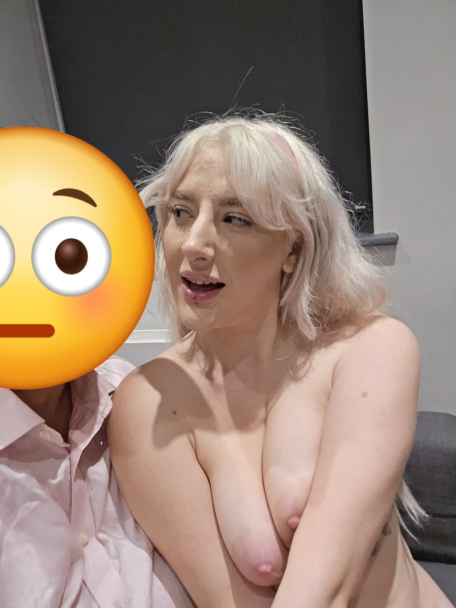 Cameron_Panda1's tweet photo. With @Sunfl0werDoll laid out like an Austin Powers Fembot all in pink we performed a gang bang on her while directed and filmed by @xxxJust18 @Cosplayxgirlsx in Wembley, London on 13 August 2025. Great time. https://t.co/XfbX9NyU71