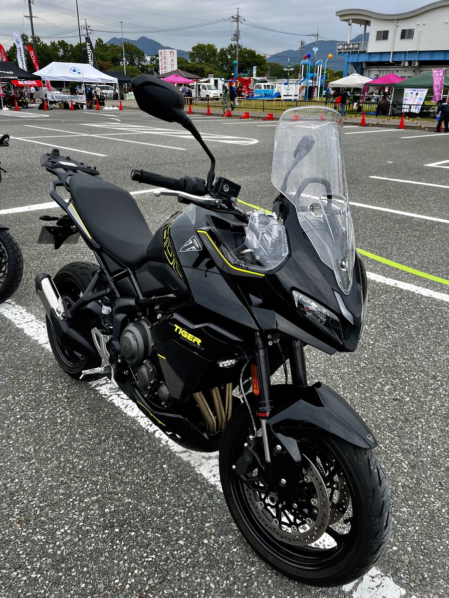 takano5214's tweet photo. 今回のバイクフェスで試乗したのはこちら
CF MOTO 675SR-R
TRIUMPH TIGER SPORT 800
BMW R1300R

675SR-R、3気筒675ccで期待してたが…圧倒的にデイトナのがいい😂
タイスポ800、660よりパワフル！
R1300R、初ボクサーエンジンだけど乗りやすさ◯ https://t.co/y7dJshqraU