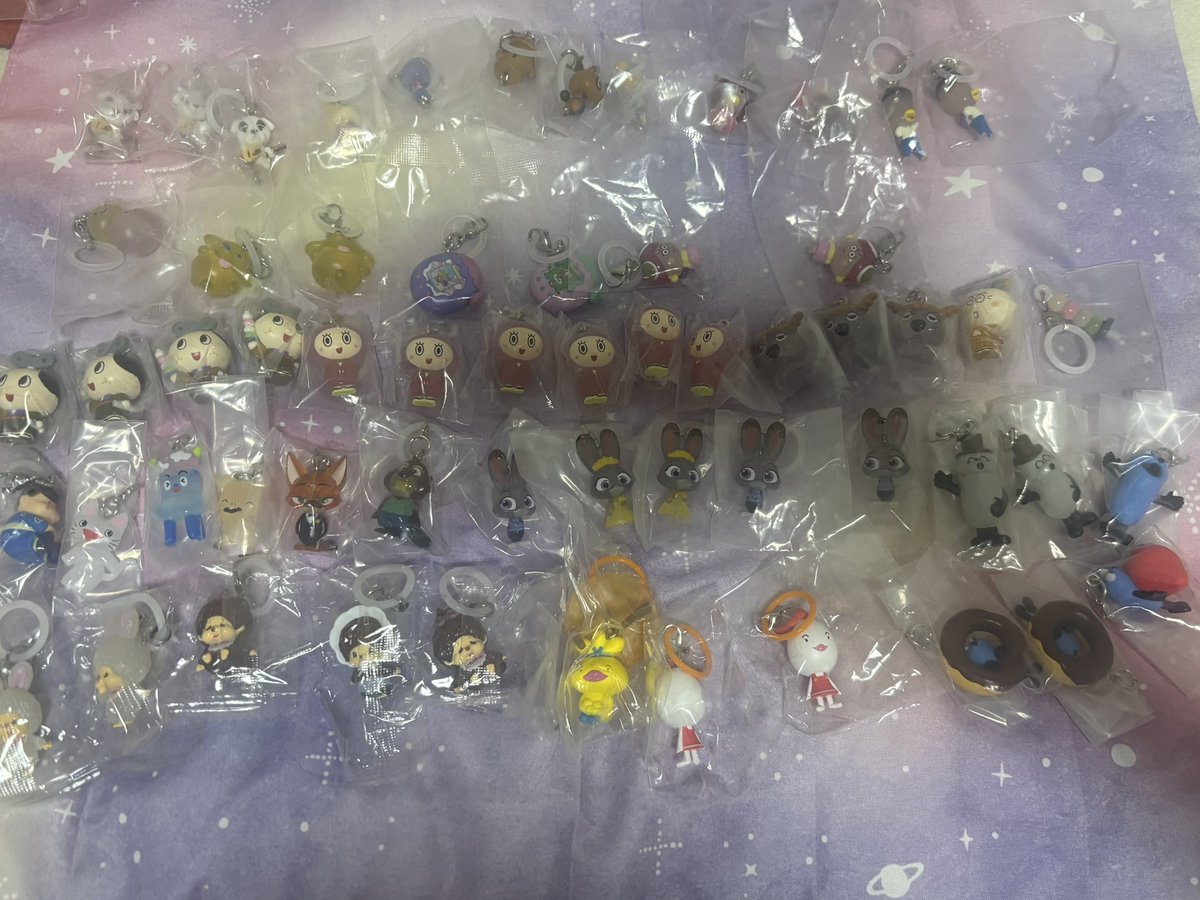 l_niconico_'s tweet photo. めじるしアクセサリー　交換
いないいないばぁ　ツムツム　キティジャッキー　アンパンマン　シュガーバニーズ  ぜんまいざむらい　サンリオ

求▶︎画像1枚目

譲▶︎写真２枚目から（くだものめじるし、めんだこなど）

※一部家族分のためお時間いただく場合あり

郵送優先 https://t.co/dMZsDMshzS