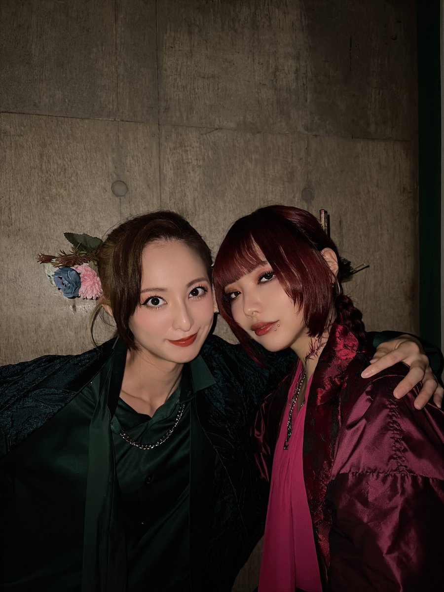 aizome_karen's tweet photo. #ロミジュリOC

全公演終了しました。
はじめてのCMS参加でしたが、みえる景色が本当にずっと美しくて、心から幸せな日々でした。
ティボルトを演じられてよかった。
沢山の応援ありがとうございました🥀

なんとも心強い我らがロミジュリ
ななきロミオと���さジュリエット
戦友マキューシオ星波さん🌟
愛すべきキャピュレット家の人々。