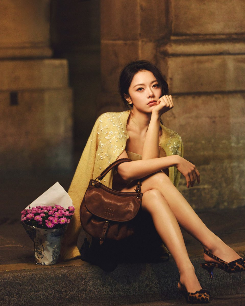 Mymaikaibao's tweet photo. กรี๊ดดดดดดดดดสาวมิวมิวสวยมาก!! ชีเริ่ด ชีสวย ชีเก๋ งามอันดับหนึ่งในปารีส!! กรี๊ดดดดดดดดดดด

#ZhaoJinmaixMiuMiu #MiuMiuSS27
🌾 #จ้าวจินม่าย #ZhaoJinmai #赵今麦 https://t.co/NpbC06kx7k