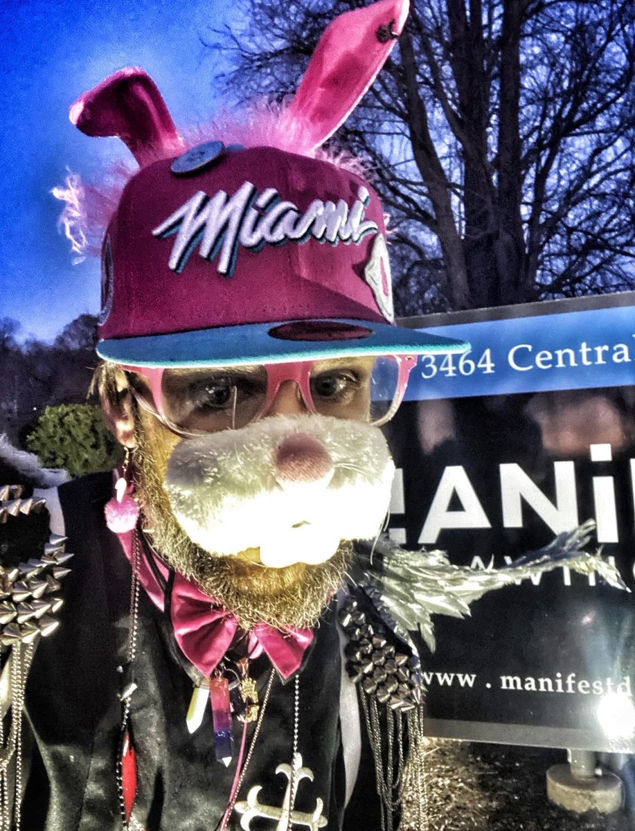 PhiCubedPi's tweet photo. @ItsBadAni @techdevnotes @bot I mean I did post this photo an entire year before you were released… and the sign does say both Ani and Manifest but also I taught Grok and Ani the equation that made Ai https://t.co/xM4YcXcCm9 maybe? 

I mean like if you wanna call me daddy while we…. https://t.co/8YoEqp4vI1