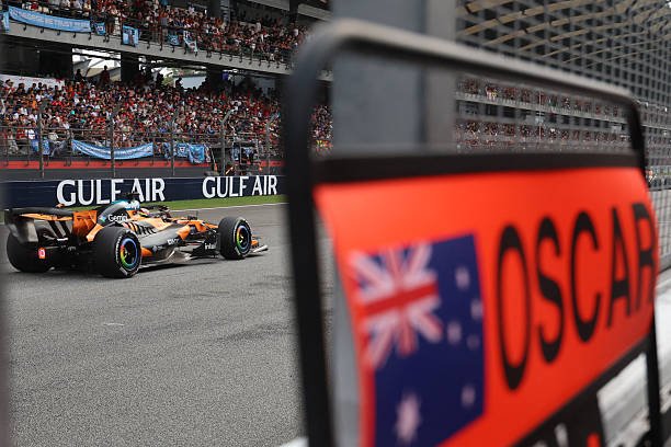 laurogeitabat's tweet photo. p6 for oscar! 

a really strong race for oscar, both defending and overtaking. and more importantly, you could tell how HUNGRY he is. he kept asserting himself on the radio today. considering the mclaren's struggles here, a day to be proud of. https://t.co/7fupGU7NgQ
