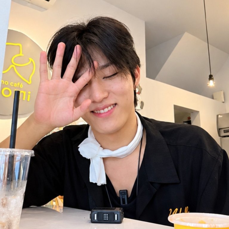chipnuna's tweet photo. 🐺 ; 👋

@treasuremembers https://t.co/08EbBm8NMK