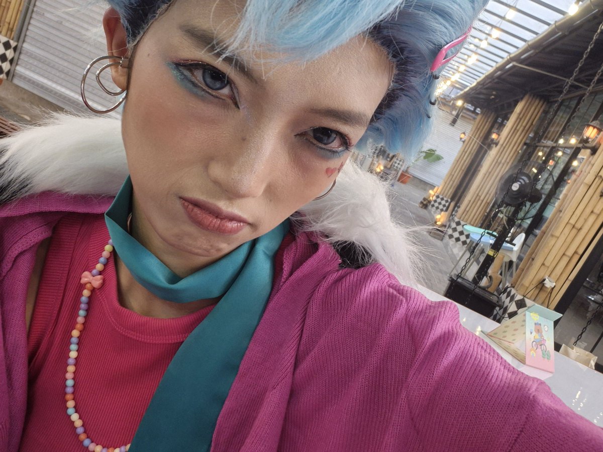 kataozora's tweet photo. mangkal juga tapi beda genre https://t.co/LwMHp1DO3I