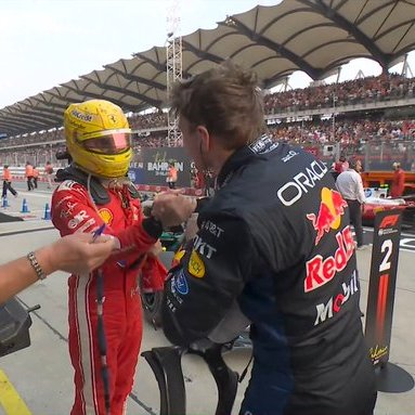 verstappenews's tweet photo. Lewis and Max 🤝 https://t.co/Qjamme0G8j