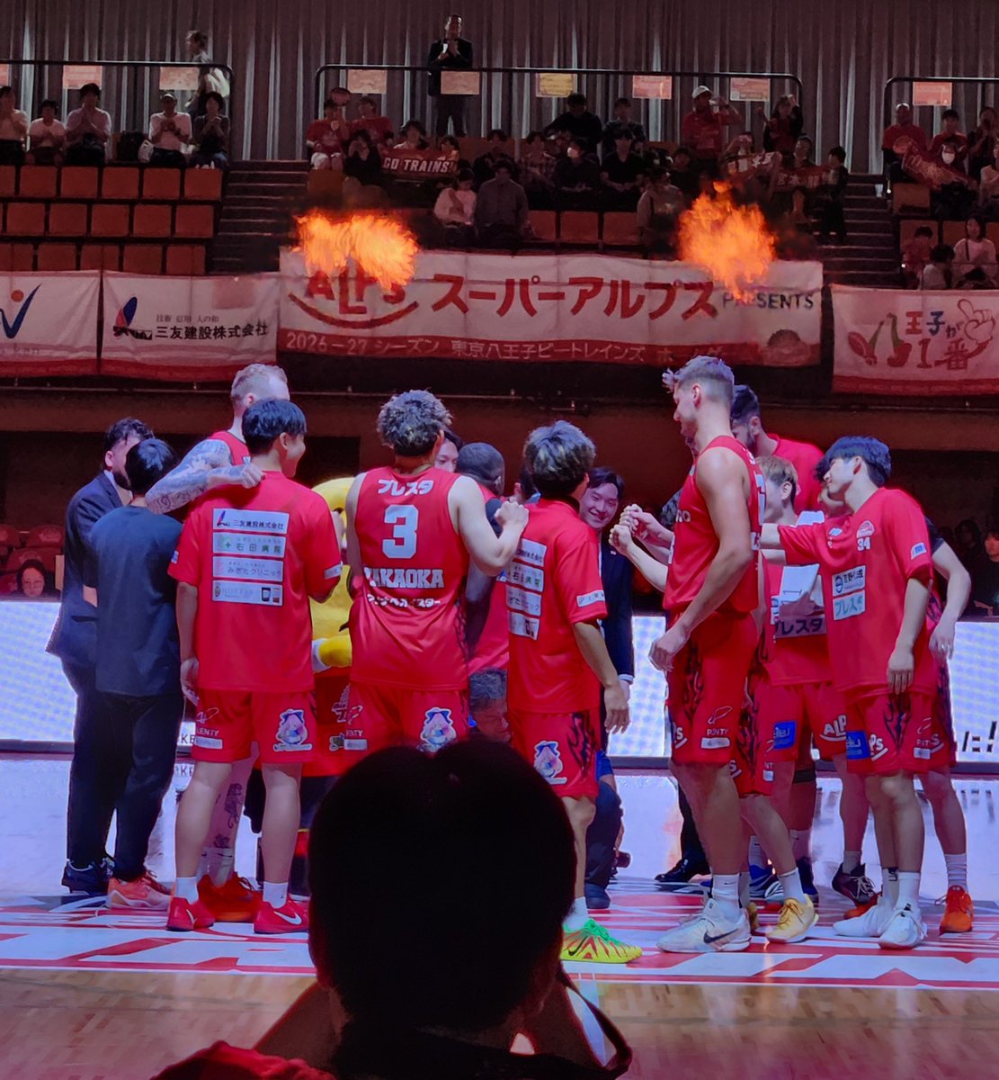 megchama0228's tweet photo. 開幕戦、２連勝‼️
ホームでの勝利は、たくさんのトレブーさんたちと喜びを共有できて、嬉しい✖️何倍もです！
さいたま戦に、連勝！スゴかった！
ネイトがMVP、他にもたいら～よかった‼️なごさんのアシストもよかった‼️
次も❗
#東京八王子ビートレインズ
#ネイサン・ラシェフスキー
#平凌輝
#神里和 https://t.co/FLXrFdRUVM