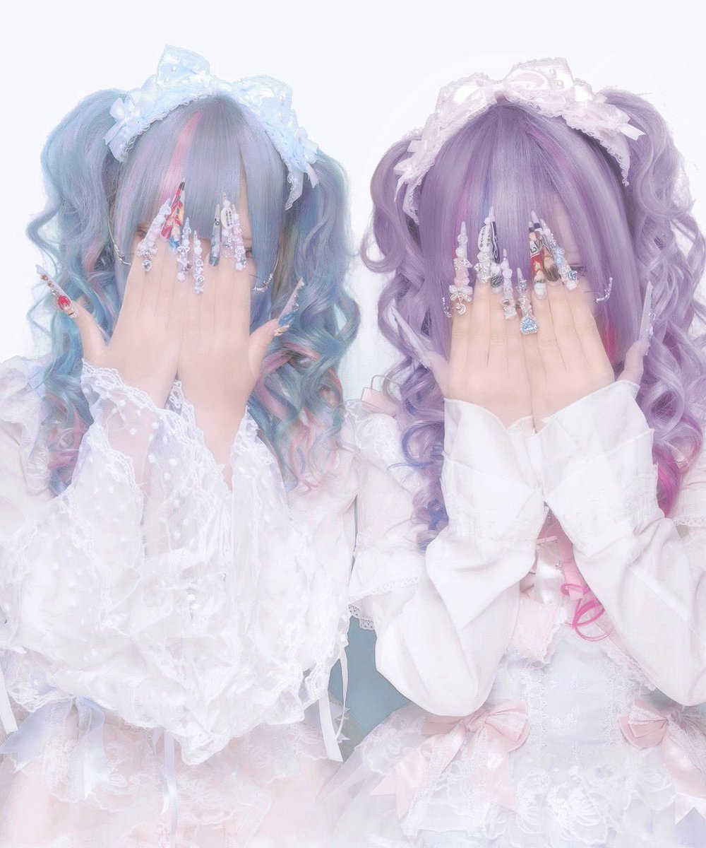 moemoe_pretty's tweet photo. テニサミのオソロネイル派手髪ロリータ部も再掲😤👊 https://t.co/loQtdpUIA4