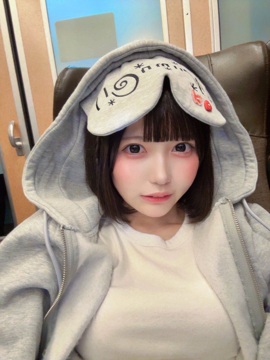 iON_menma_'s tweet photo. 空港コーデ✈️これで機内でもぐっすり💤⭐️ https://t.co/1JZGcUe7q2