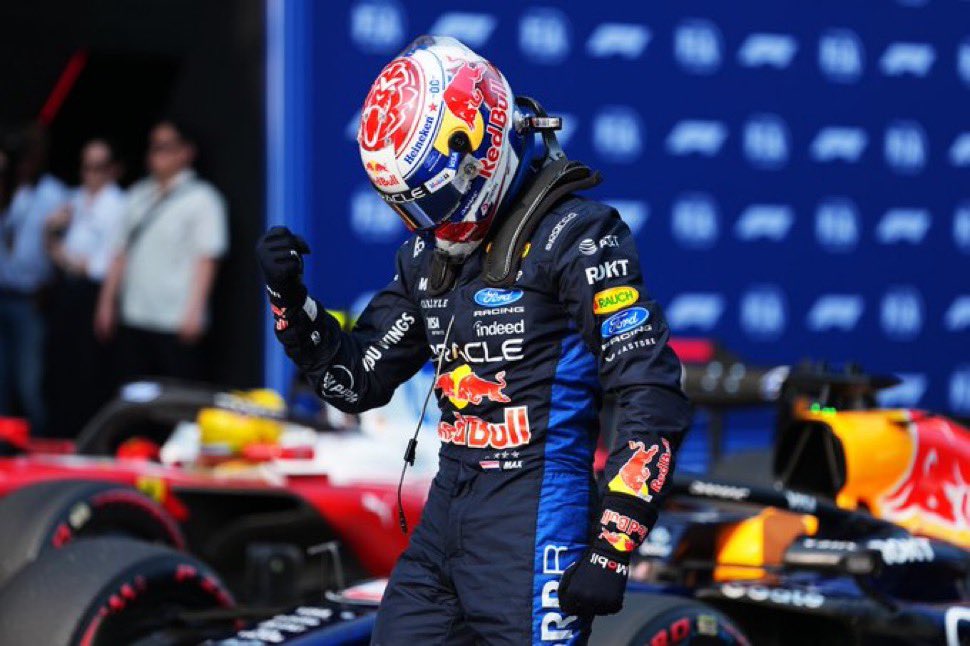 maxterclass3's tweet photo. YES YES YES YES YES YES YES YES YES 

🥇 MAX VERSTAPPEN WIN THE BAHRAIN GP 🇧🇭🇲🇾 🥇

YOU DID IT LION. DEPSITE AN INCREDIBLY DIFFICULT SEASON, YOU’RE BACK WHERE YOU BELONG ❤️

#BahrainGP #Formula1 https://t.co/CxVohZkkUa