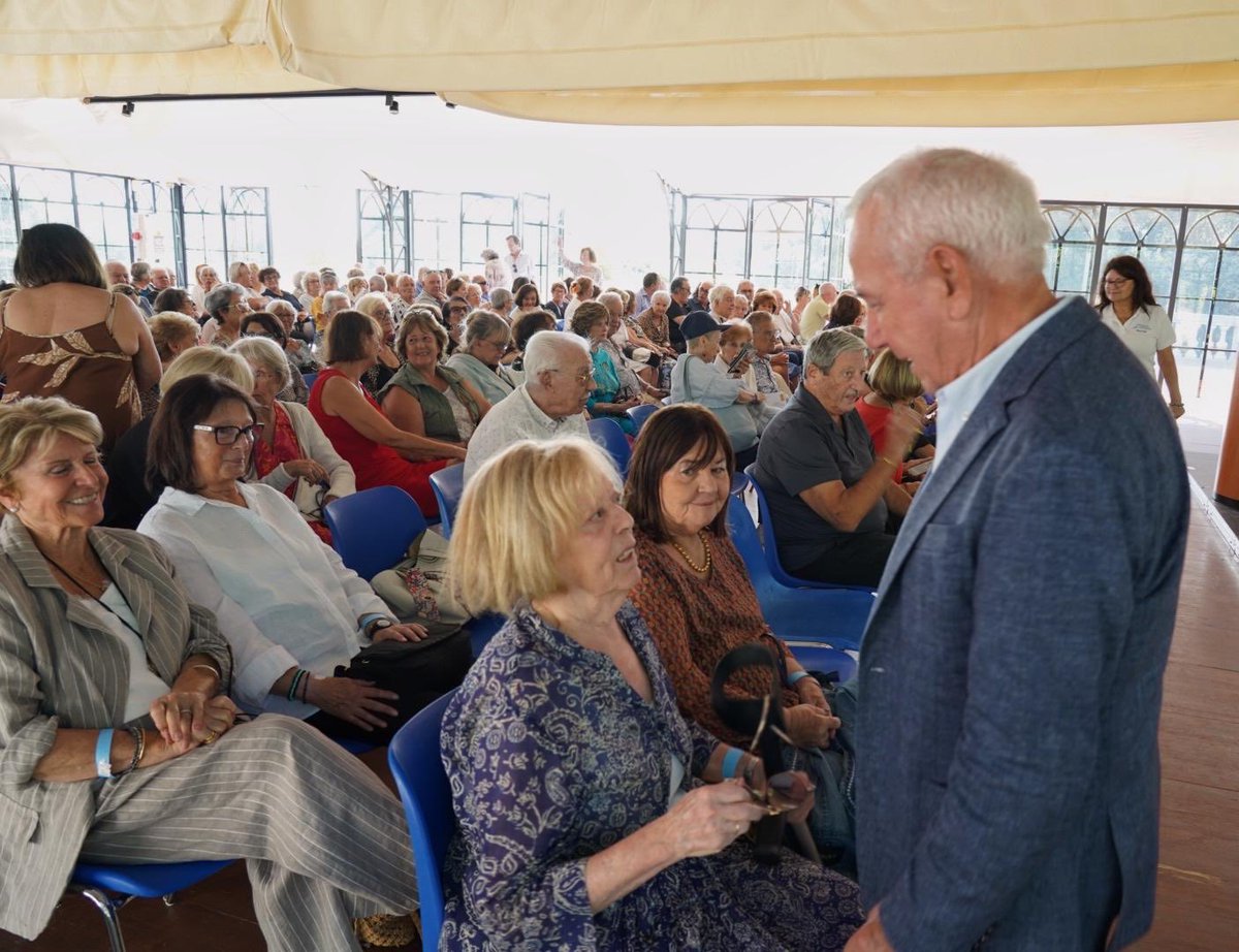 JeanLeonetti's tweet photo. La fête champêtre de l’Amicale des Antibois rassemble toutes les valeurs qu’#Antibes défend et promeut : l’amitié, la solidarité, les traditions et la transmission de la mémoire.
C’est toujours un plaisir de participer aux événements de l’amicale présidée par Daniel Mazauric. La plus ancienne association d’Antibes connaît la recette du succès en rassemblant les générations et en renforçant les liens depuis plus de 50 ans.
L’engagement des bénévoles,  
leur dynamisme sont la preuve de la vitalité du tissu associatif de notre ville. 
Je les félicite chaleureusement.