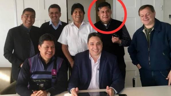 GroverLuca2701's tweet photo. COMPATRIOTAS 🇧🇴
Este es otro de los criminales del régimen AYMARA QUECHUA del MAS-IPSP leal al líder del narco terrorista @evoespueblo #IDEOLOGO en estructurar el crimen organizado institucional #IDEOLOGÍCO_POLITICO uno de los principales autores de la ejecución de M.Aramayo🇧🇴 https://t.co/WhAMO0GCVw
