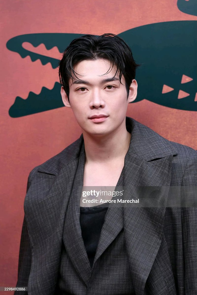 xiaoer0518's tweet photo. Cheering hard for KIMYOONSIK’s stunning LACOSTE SS27 runway look.

KIMYOONSIK LACOSTE SS27

#KIMYOONSIKxLacoste
#YOONSIKPFWSS27 https://t.co/WkcxJ0Cx1d
