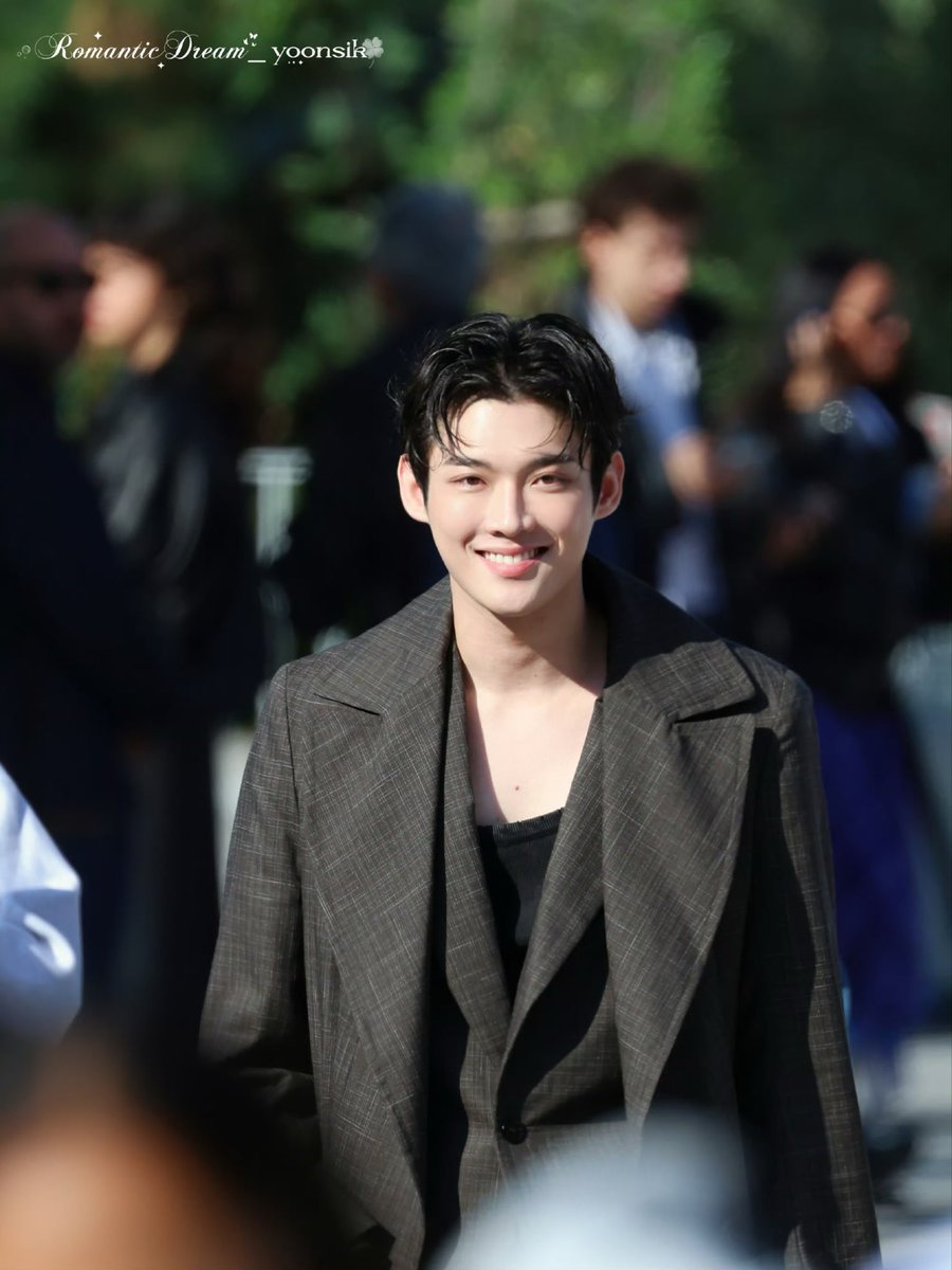 xiaoer0518's tweet photo. Cheering hard for KIMYOONSIK’s stunning LACOSTE SS27 runway look.

KIMYOONSIK LACOSTE SS27

#KIMYOONSIKxLacoste
#YOONSIKPFWSS27 https://t.co/WkcxJ0Cx1d
