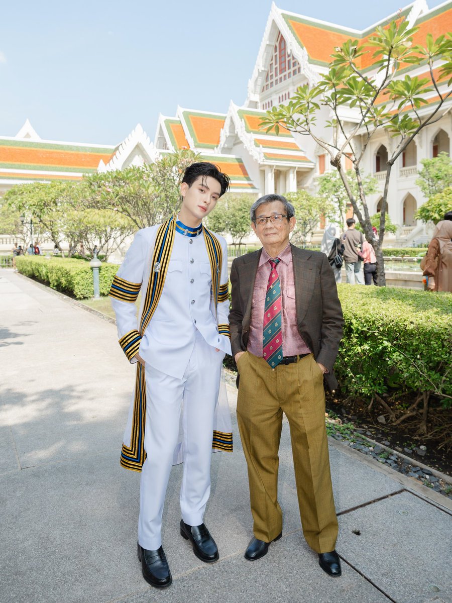 khunpolkingdom's tweet photo. ✦ Khunpol's IG update ✦ 
— 04102026 (2/5)

จบจริงๆละคับ 🎓👊🏻✨

KHUNPOL OFFICIALLY GRAD   

#KHUNPOLGraduationDay 
#KHUNPOL  @khunppol https://t.co/HZlgQwVbsS