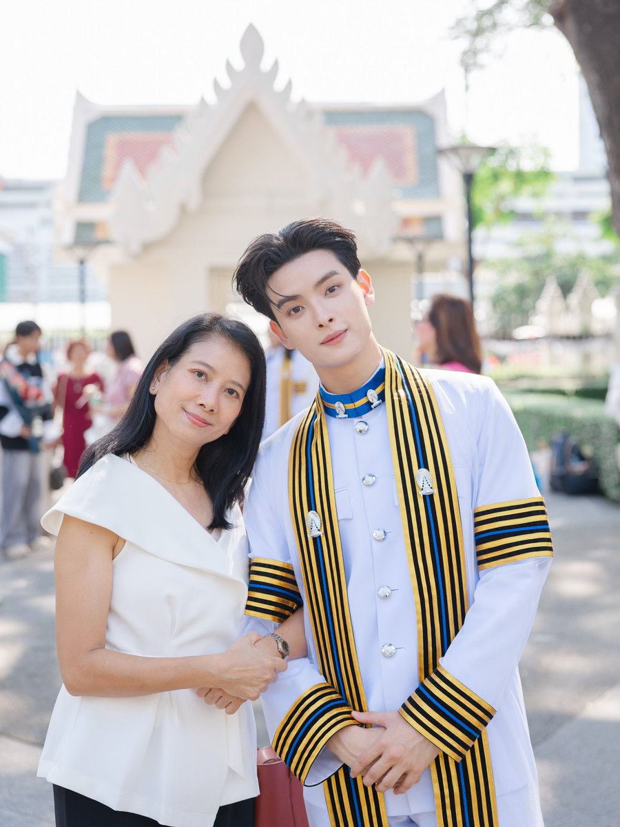 khunpolkingdom's tweet photo. ✦ Khunpol's IG update ✦ 
— 04102026 (3/5)

จบจริงๆละคับ 🎓👊🏻✨

KHUNPOL OFFICIALLY GRAD   

#KHUNPOLGraduationDay 
#KHUNPOL  @khunppol https://t.co/UHaXbiSeld