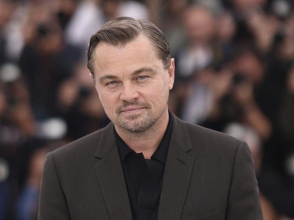rkmndsfilm's tweet photo. Saking parahnya karhutla di Kalimantan, sampe aktor Hollywood Leonardo DiCaprio ikut notice. respect om leo🫡 https://t.co/B1x9FvNchE